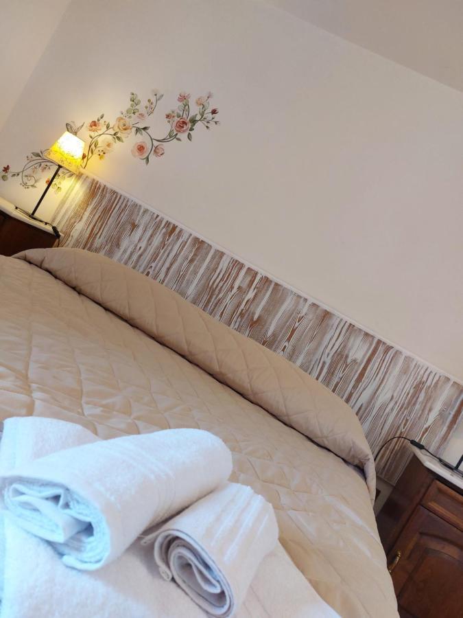 Casa Rosita Vista Lago Bolsena Bagian luar foto